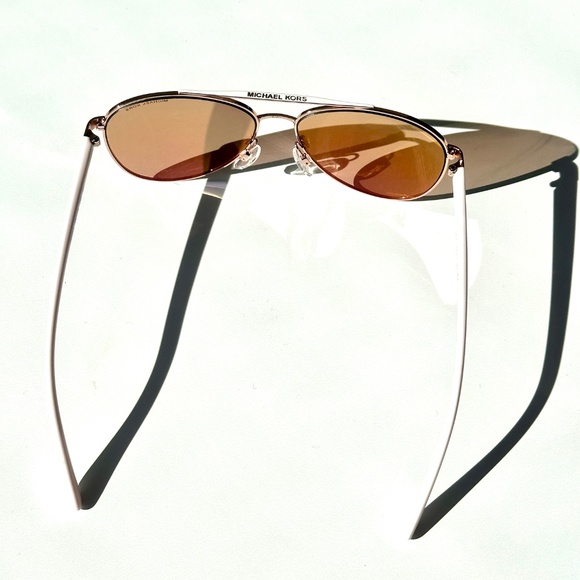 Michael Kors Women\'s MK-5007 Hvar Aviator Sunglasses | White | Rose Gold main image 4